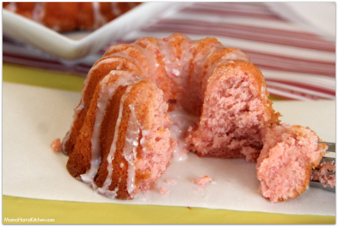 Strawbery Soda Mini-Cakes - Mama Harris' Kitchen