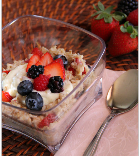 Mixed Berry Oatmeal with Driscoll's Berries #BerryNOats - Mama Harris' Kitchen