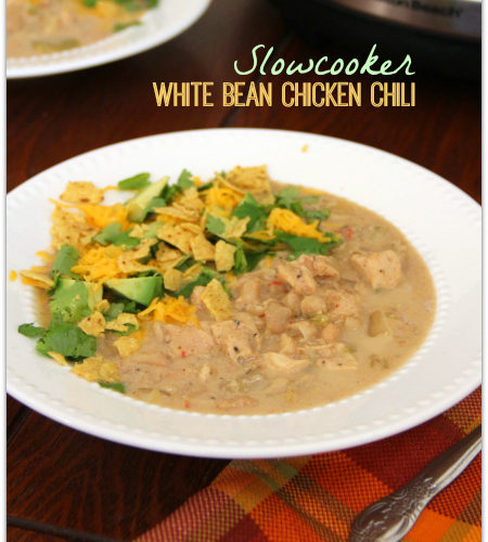 Slowcooker White Bean Chicken Chili #SlowcookerMeals - Mama Harris' Kitchen