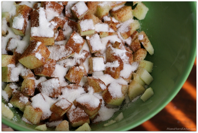 Low Calorie Mini Pear Apple Pies using Zing Stevia! AD #SKExperts #ZingBakingBlend with SheKnows | Mama Harris' Kitchen