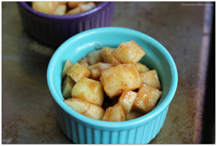 Low Calorie Mini Pear Apple Pies using Zing Stevia! AD #SKExperts #ZingBakingBlend with SheKnows | Mama Harris' Kitchen