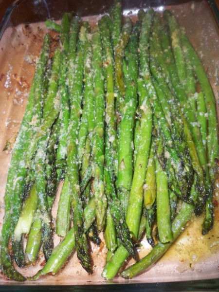 Thanksgiving for the Vegetarian - 12 Recipe Ideas - garlic parmesan roasted asparagus | Mama Harris' Kitchen