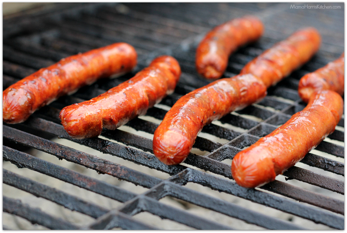 Street Style Grilled Hot Dogs with Hebrew National #HebrewNationalSummer #ad | Mama Harris' Kitchen
