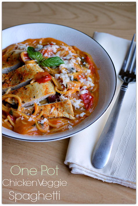 Dinner is ready in a flash with this one pot chicken veggie spaghetti #NewComfortFood AD | Mama Harris' Kitchen