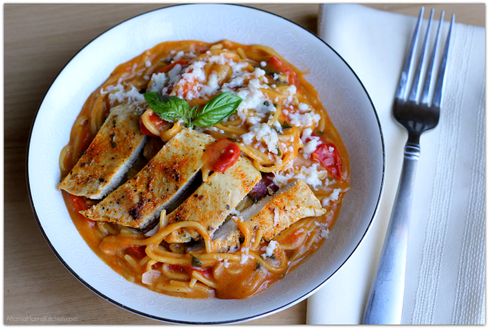 Dinner is ready in a flash with this one pot chicken veggie spaghetti #NewComfortFood AD | Mama Harris' Kitchen