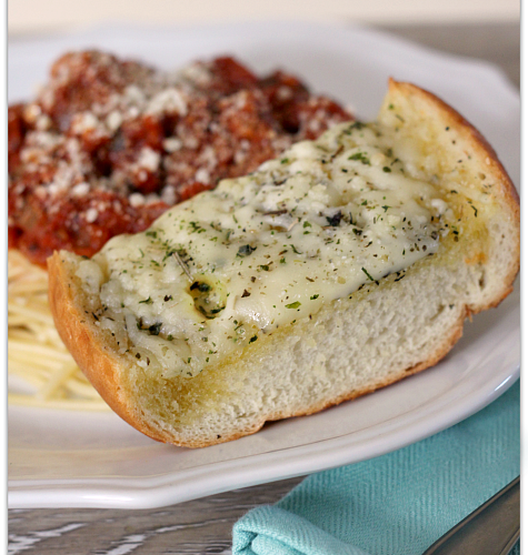 Cheesy Garlic Bread | Mama Harris' Kitchen